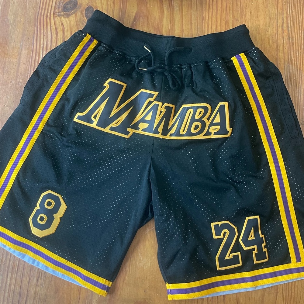 Men’s Size Small Kobe Bryant Basketball shorts